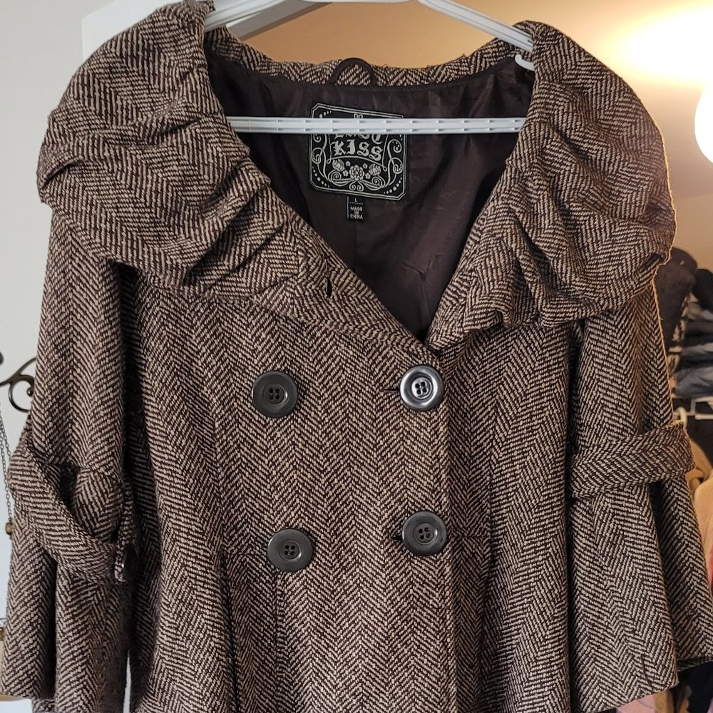 Unique brown jacket